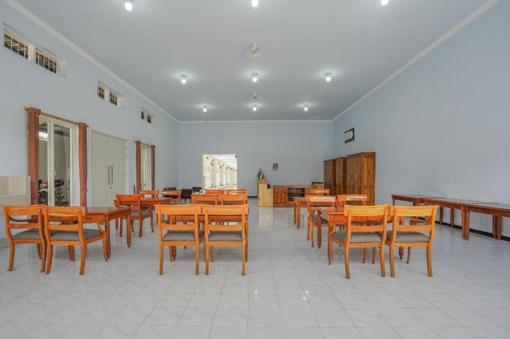 Oyo 477 Raka Residence Syariah Purwoharjo Banyuwangi Banyuwangi  Eksteriør billede