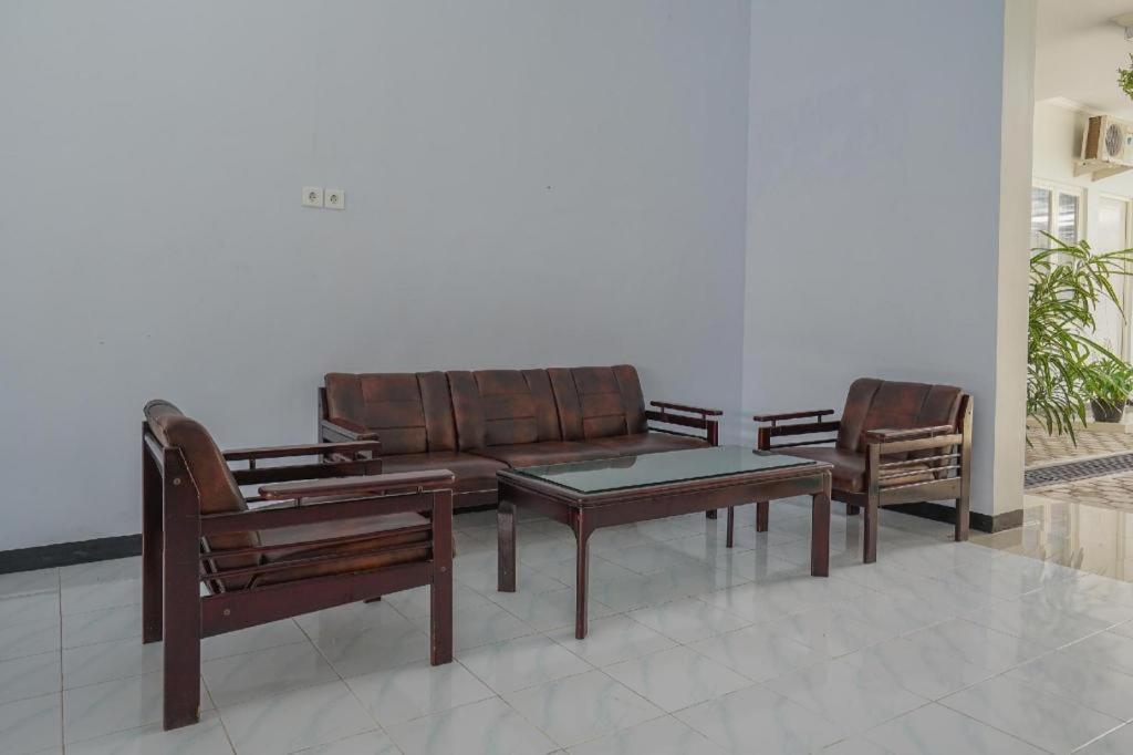 Oyo 477 Raka Residence Syariah Purwoharjo Banyuwangi Banyuwangi  Eksteriør billede
