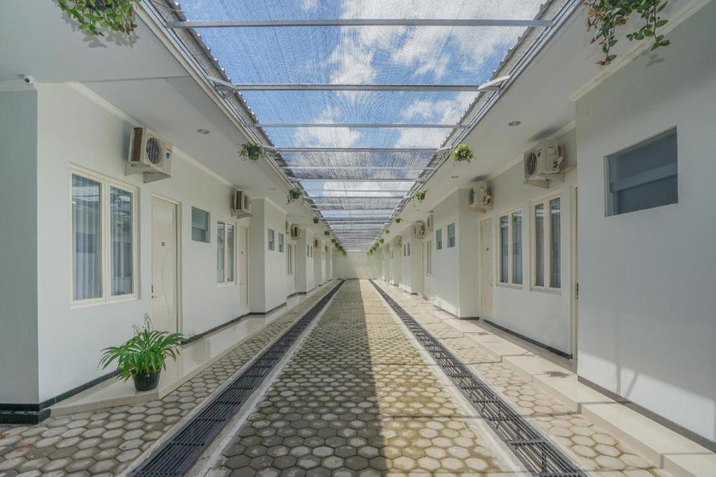 Oyo 477 Raka Residence Syariah Purwoharjo Banyuwangi Banyuwangi  Eksteriør billede