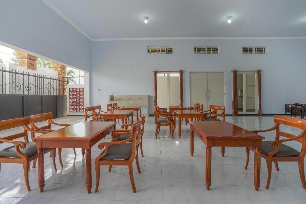 Oyo 477 Raka Residence Syariah Purwoharjo Banyuwangi Banyuwangi  Eksteriør billede