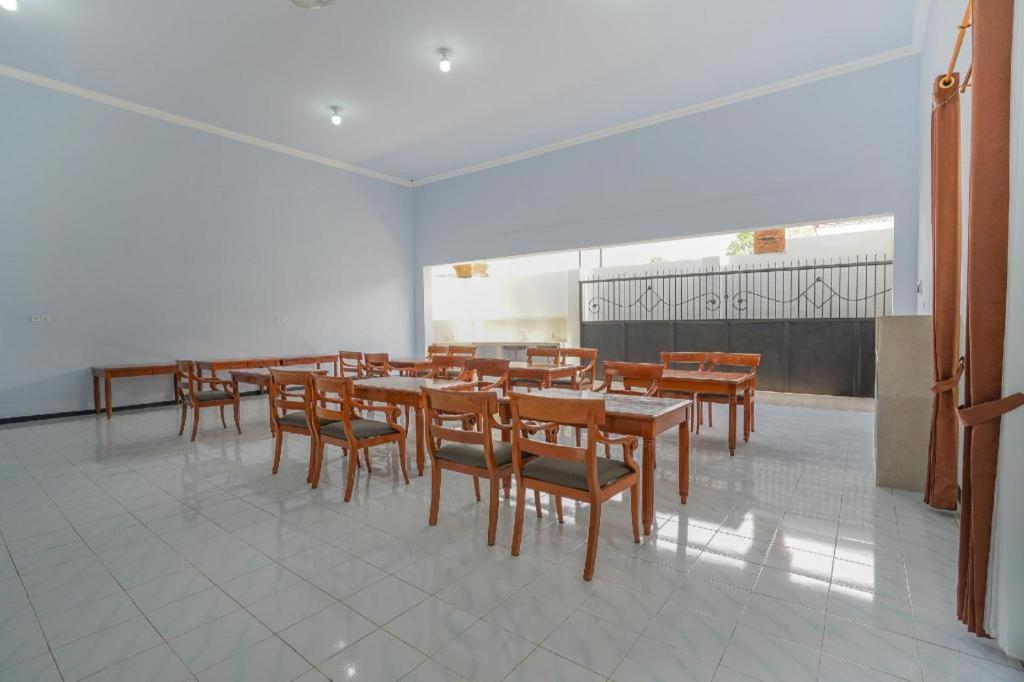 Oyo 477 Raka Residence Syariah Purwoharjo Banyuwangi Banyuwangi  Eksteriør billede