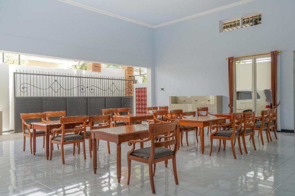 Oyo 477 Raka Residence Syariah Purwoharjo Banyuwangi Banyuwangi  Eksteriør billede