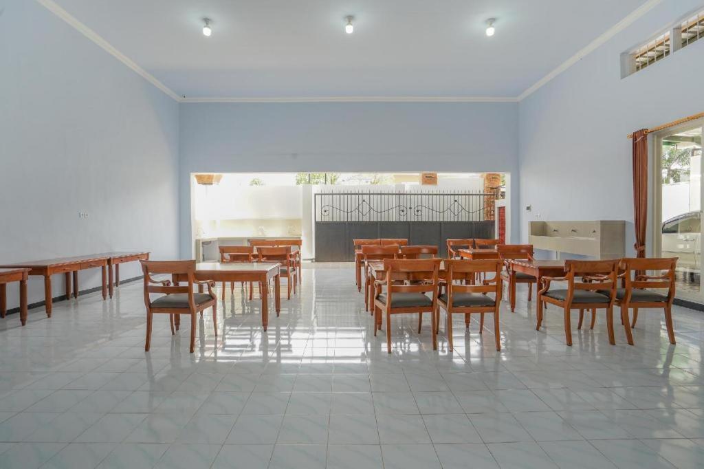 Oyo 477 Raka Residence Syariah Purwoharjo Banyuwangi Banyuwangi  Eksteriør billede