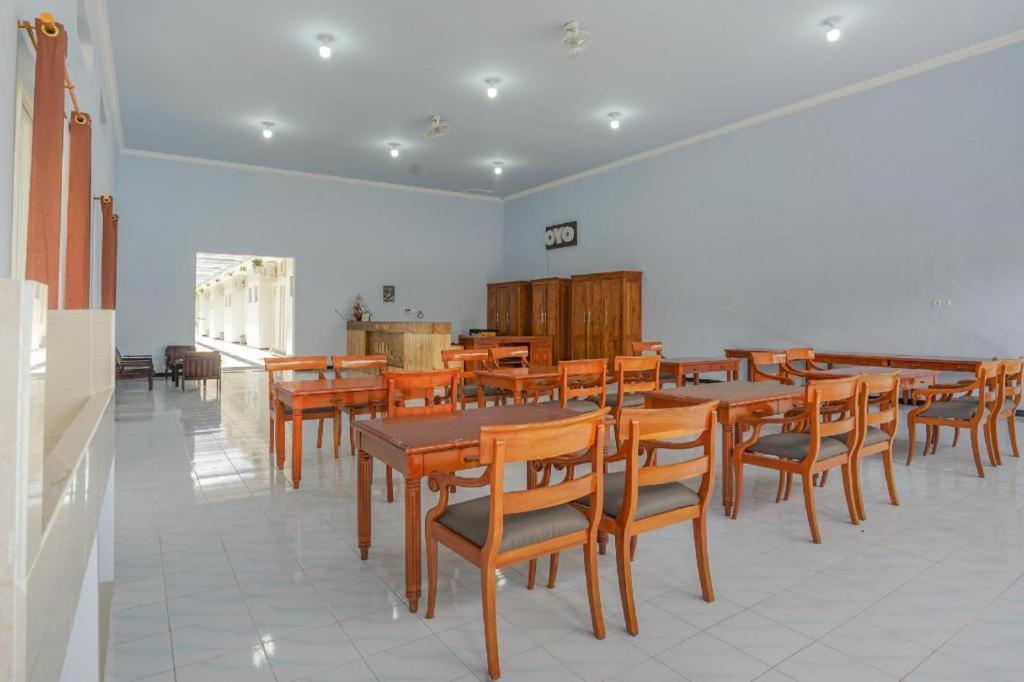 Oyo 477 Raka Residence Syariah Purwoharjo Banyuwangi Banyuwangi  Eksteriør billede